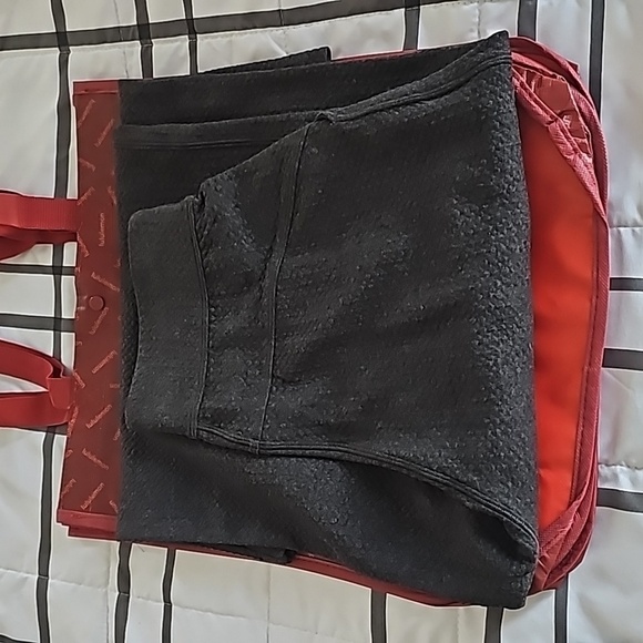 NWT Lululemon Pants Can You Feel the Pleat SHR Crop Women HBLK/BLK - Picture 6 of 11